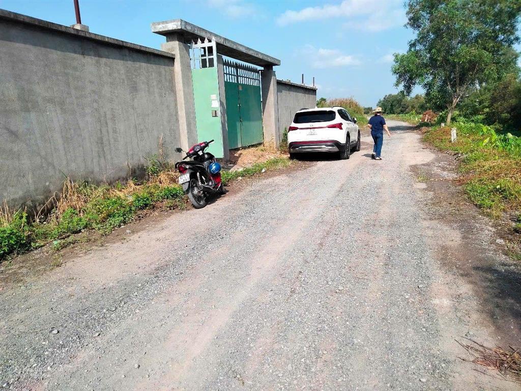 Cần bán gấp đất 2272m2 đã san lấp mặt tiền đường 167. vị trí cực vip gần trường học và khu dân cư