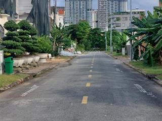 Cần tiền bán nhanh 2 lô đất khu thế kỷ 21, quận 2.sổ đỏ cá nhân. dt 8x20m (160m2). giá 160tr/m2.