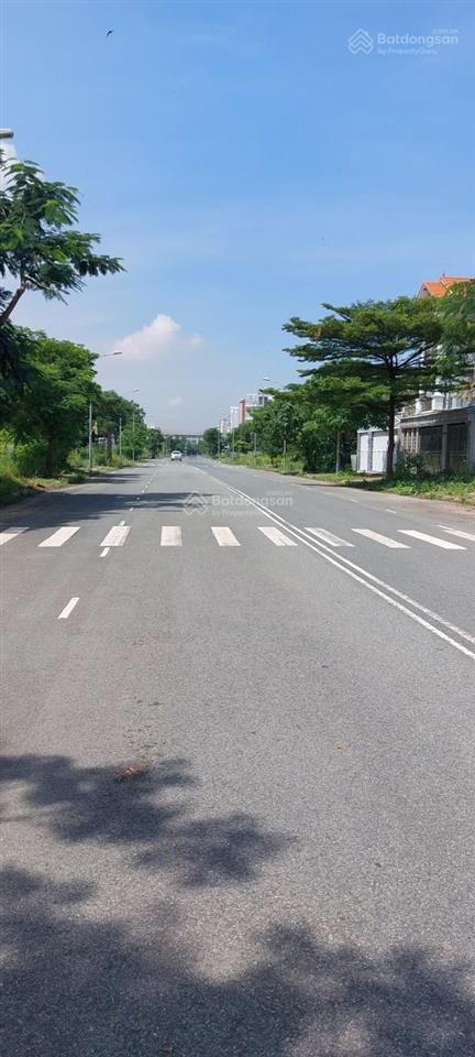Kẹt tiền bán gấp lô đất sổ đỏ tại cát lái q2. sát trường đại học umt. dt 7x20m(140m2) giá 65 tr/m2