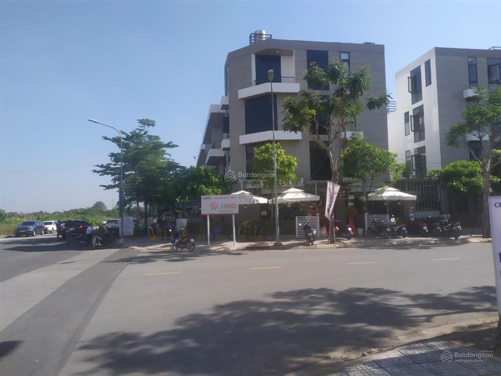Kẹt tiền bán gấp lô đất sổ đỏ tại cát lái q2. sát trường đại học umt. dt 7x20m(140m2) giá 65 tr/m2