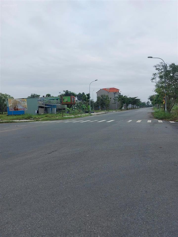 Bán đất sổ đỏ cá nhân tại kdc cát lái quận 2. gần trường đại học umt. dt 7x20m(140m2) giá 65 tr/m2