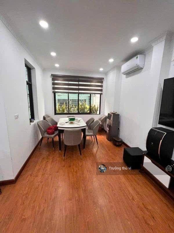 Bán nhà hoàng cầu, đống đa 60m2 chỉ nhỉnh 31tỷ