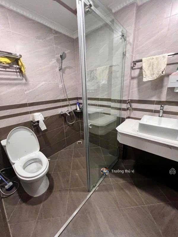 Hoàng cầu  đống đa, phân lô vip 6 tầng, thang máy, đỉnh cao sống chỉ hơn 30 tỷ