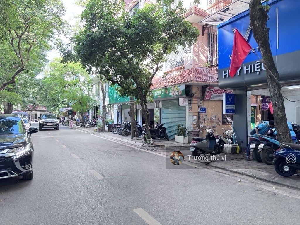 Hoàng cầu  đống đa, phân lô vip 6 tầng, thang máy, đỉnh cao sống chỉ hơn 30 tỷ