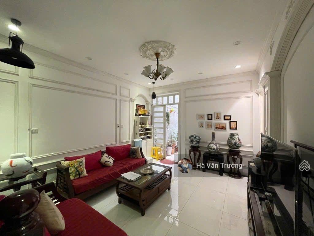 Anh mình cần bán nhà thái hà, 60m2 chỉ 1x tỷ, ô tô đỗ cửa