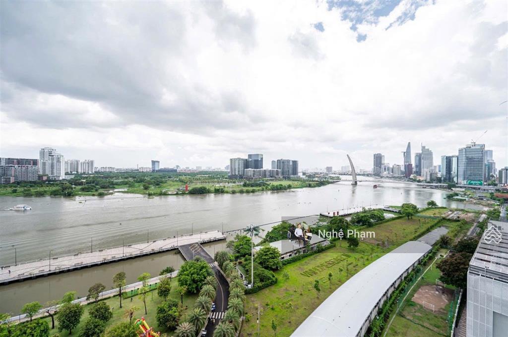 Nhà đẹp giá tốt. cho thuê căn hộ 3pn vinhomes ba son. nhà rộng thoáng mát view sông.  0932 106 ***