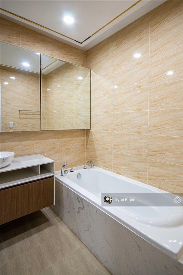 Nhà đẹp giá tốt. cho thuê căn hộ 3pn vinhomes ba son. nhà rộng thoáng mát view sông.  0932 106 ***