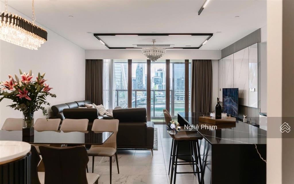 Chủ nhà định cư nước ngoài cần bán 3 phòng ngủ galleria  metropole view sông, cầu ba son, có sổ