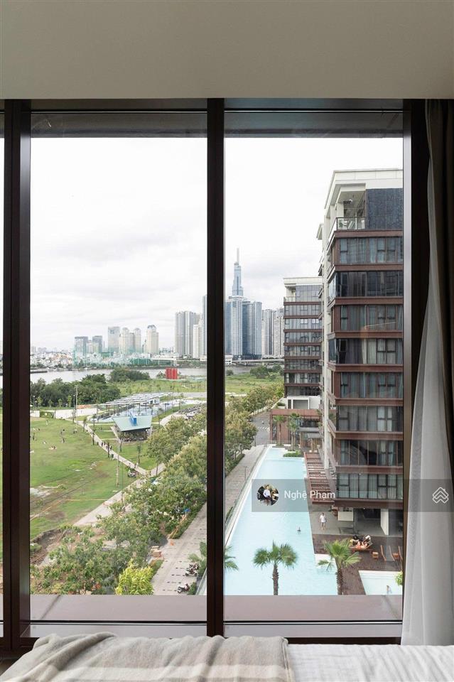 Chủ nhà định cư nước ngoài cần bán 3 phòng ngủ galleria  metropole view sông, cầu ba son, có sổ