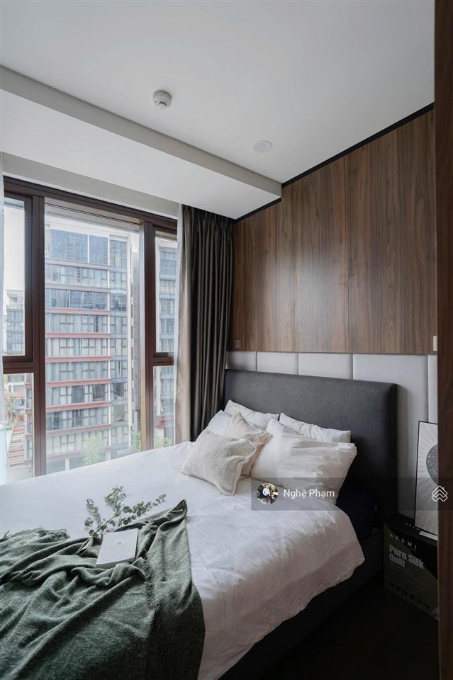 Chủ nhà định cư nước ngoài cần bán 3 phòng ngủ galleria  metropole view sông, cầu ba son, có sổ