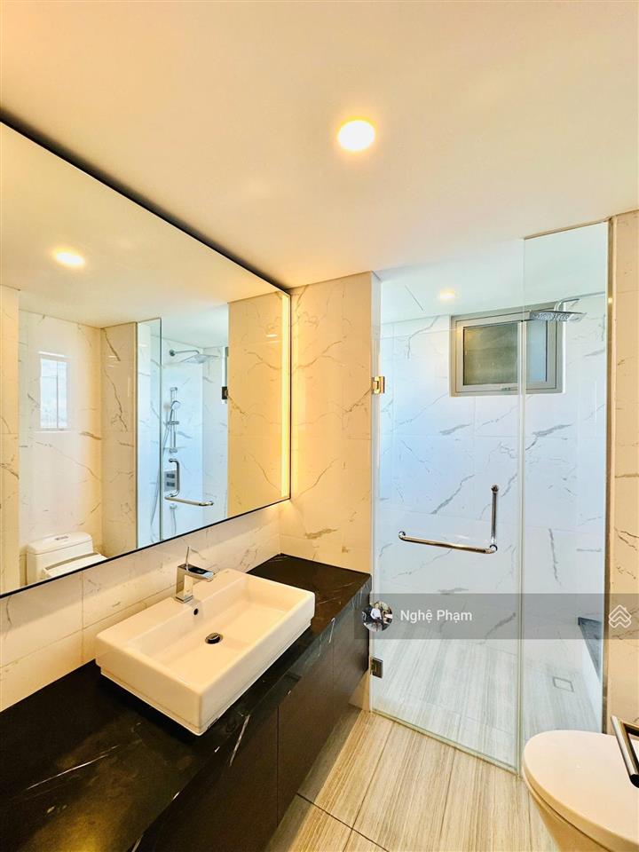 Cần bán căn hộ 2 phòng ngủ tòa tilia empire city thủ thiêm. view sông, sẵn nội thất, đẹp. giá tốt