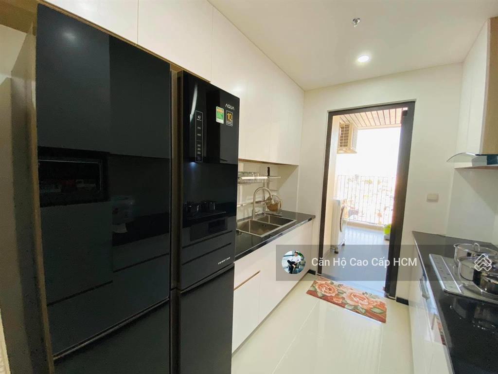 Chủ nhà kẹt tiền bán gấp căn hộ 2pn+1 hà đô centrosa nội thất đẹp, giá tốt. xem nhà ngay 0932 106 ***