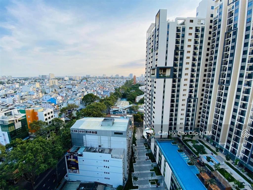Chủ nhà kẹt tiền bán gấp căn hộ 2pn+1 hà đô centrosa nội thất đẹp, giá tốt. xem nhà ngay 0932 106 ***