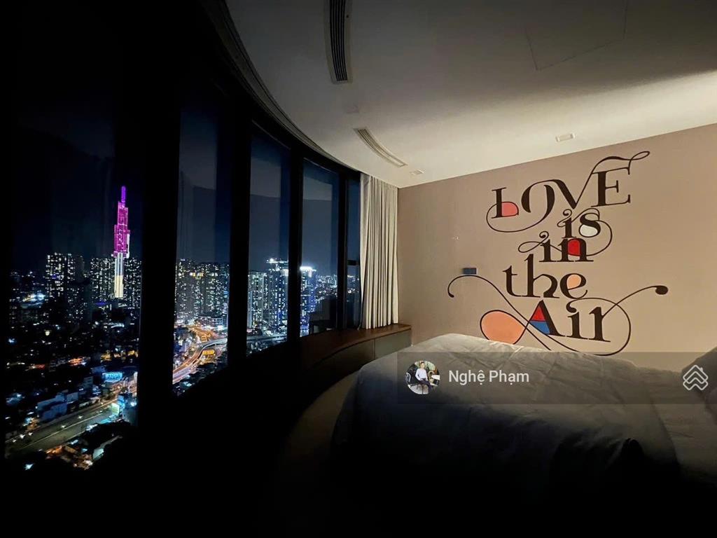 Bán căn hộ 3 phòng ngủ vòng cung vinhomes golden river view landmark 81. hướng nắng sáng, tầng đẹp