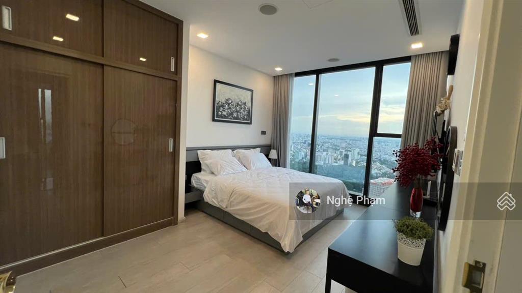 Bán căn hộ 3 phòng ngủ vòng cung vinhomes golden river view landmark 81. hướng nắng sáng, tầng đẹp