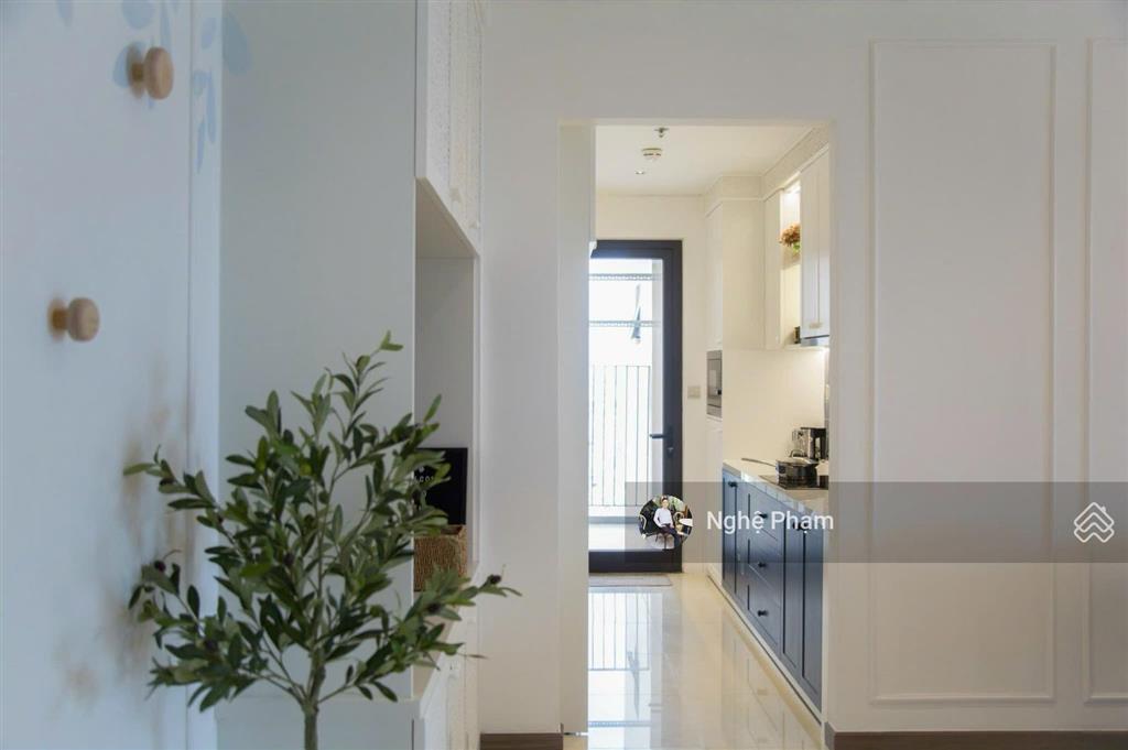 Cần bán gấp căn hộ 3pn+1 đa năng hà đô centrosa q10. hướng đông nam. tầng đẹp. có sổ hồng