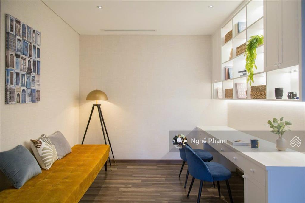 Cần bán gấp căn hộ 3pn+1 đa năng hà đô centrosa q10. hướng đông nam. tầng đẹp. có sổ hồng