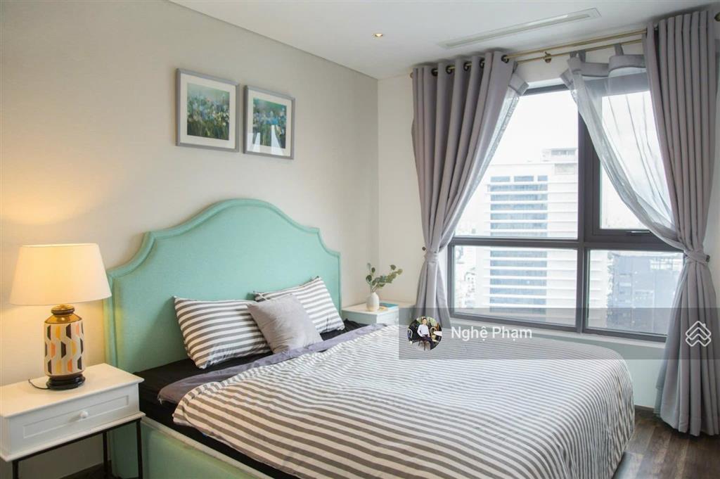 Cần bán gấp căn hộ 3pn+1 đa năng hà đô centrosa q10. hướng đông nam. tầng đẹp. có sổ hồng