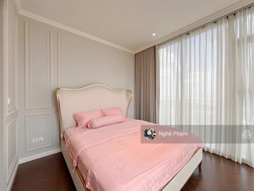 Cần cho thuê căn hộ 2pn tilia  empire city căn góc tầng cao view sông, view pháo hoa. nội thất đẹp