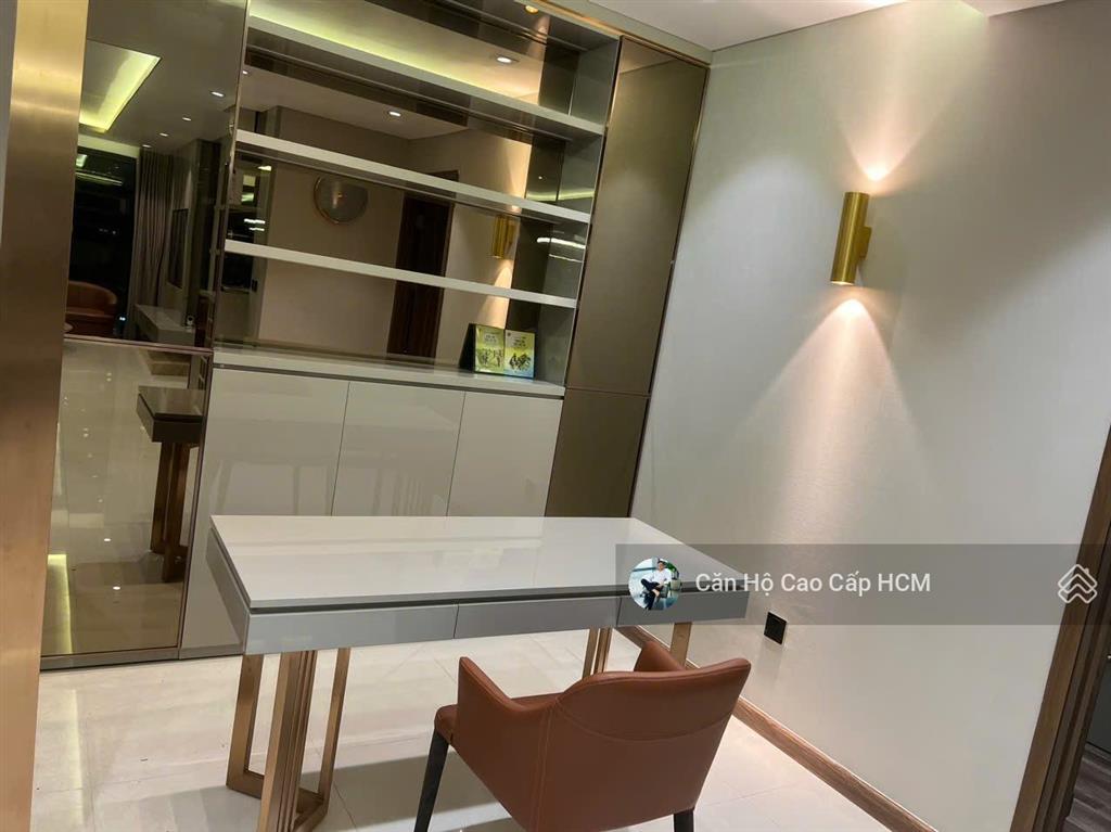 Bán căn hộ 2pn + 1 hà đô centrosa q10. nội thất hiện đại, view thành phố, tầng đẹp.  0932 106 ***