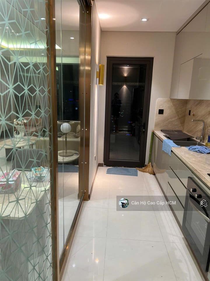 Bán căn hộ 2pn + 1 hà đô centrosa q10. nội thất hiện đại, view thành phố, tầng đẹp.  0932 106 ***