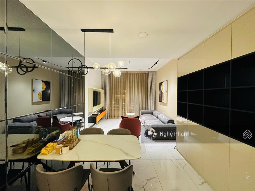 Cần bán căn hộ 1pn empire city. tầng cao, sẵn nội thất hiện đại, sang trọng, view sông bitexco