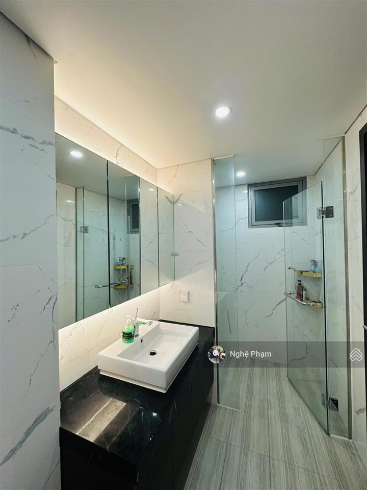Cần bán căn hộ 1pn empire city. tầng cao, sẵn nội thất hiện đại, sang trọng, view sông bitexco