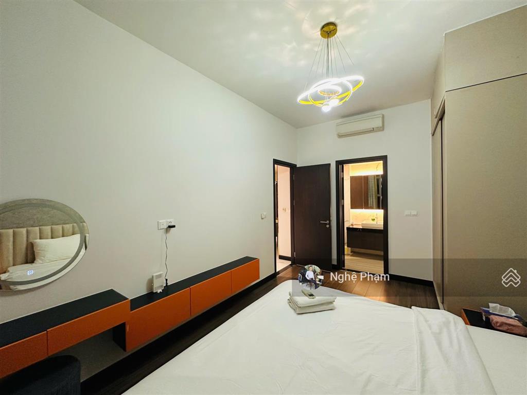 Cần bán căn hộ 1pn empire city. tầng cao, sẵn nội thất hiện đại, sang trọng, view sông bitexco