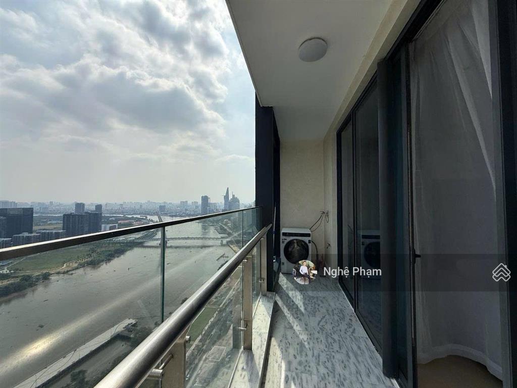 Cần cho thuê căn hộ 3pn vinhomes golden river ba son. view trực diện sông, nội thất cao cấp.