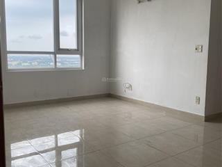 Cho thuê căn 3 phòng ngủ, nội thất cơ bản, 83m2, căn góc, tầng cao, giá chỉ 11 triệu  0938 264 ***