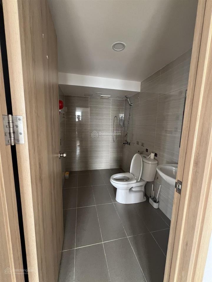 Bán lỗ la astoria 140m2 3 phòng ngủ, 3wc tầng trung, view pháo hoa, nhà sạch đẹp,  0938 264 ***