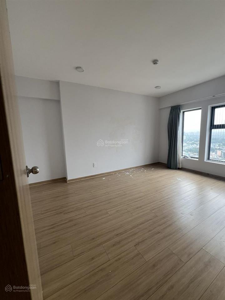 Bán lỗ la astoria 140m2 3 phòng ngủ, 3wc tầng trung, view pháo hoa, nhà sạch đẹp,  0938 264 ***