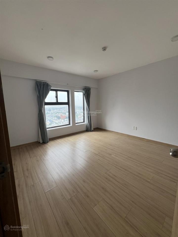 Bán lỗ la astoria 140m2 3 phòng ngủ, 3wc tầng trung, view pháo hoa, nhà sạch đẹp,  0938 264 ***