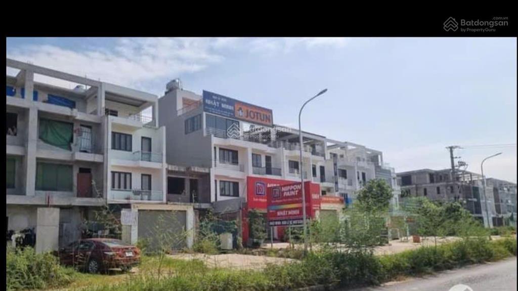 Cho thuê nhà 4 tầng mặt phố ngô miễn 105m2 kđt kim hoa, mê linh 5tr/th  quang 0976 453 ***