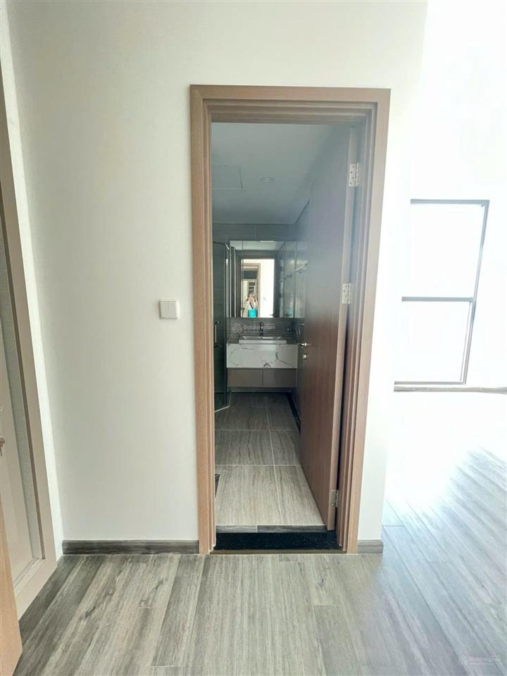 Bán căn hộ cao cấp 2pn+1 tòa tk1, 5.4 tỷ diện tích 72.1m2, tonkin vinhomes smart city