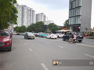 Mặt tiền kinh doanh đinh thị thi ngay cổng vào vạn phúc