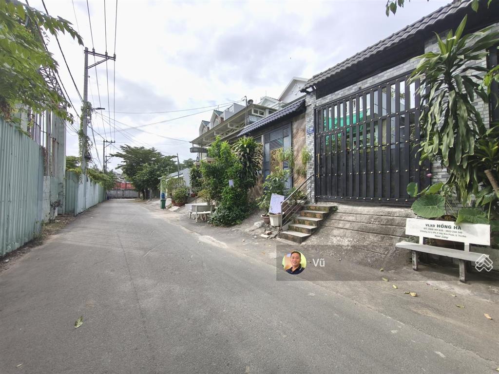 Bán lô đất mặt tiền đường số 9 gần khu biệt thự sông sài gòn, sổ riêng, giá 9.5 tỷ