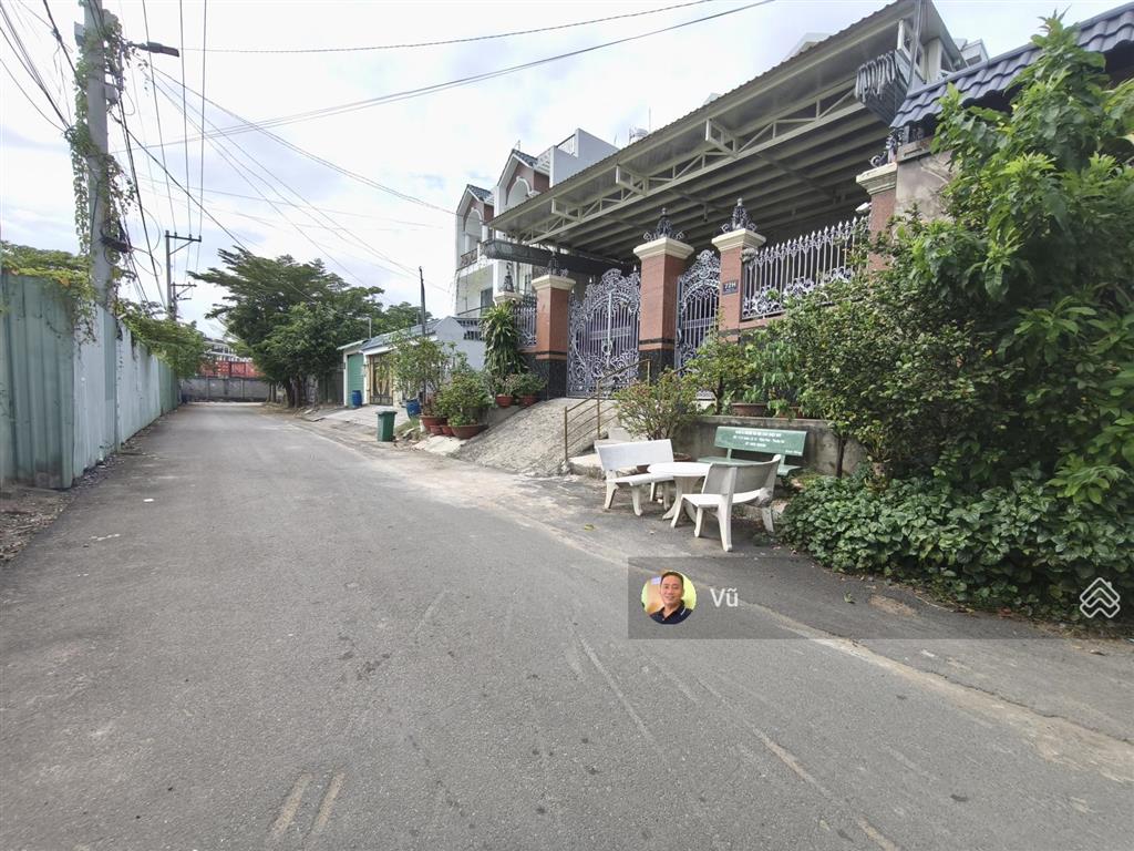 Bán lô đất mặt tiền đường số 9 gần khu biệt thự sông sài gòn, sổ riêng, giá 9.5 tỷ