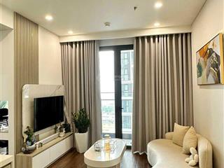 Chính chủ bán căn 2pn + 1 masteri mới bàn giao, view đẹp full nội thất