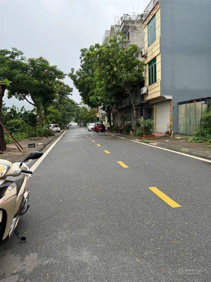 Bán đất tái định cư giang biên, 40m2 mặt đường to, view cánh đồng thoáng mát