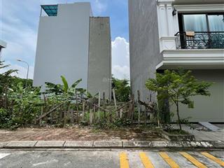 Bán đất tái định cư giang biên, 58m2 view vườn hoa cực đẹp