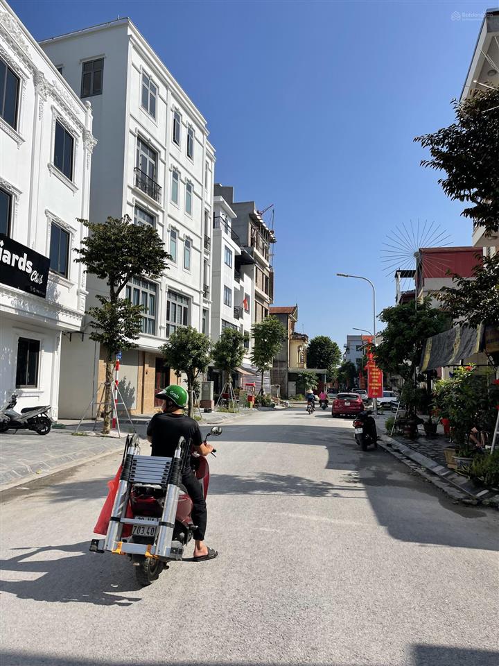 Bán đất phúc lợi, trục chính, 77m2 lô góc giá tốt