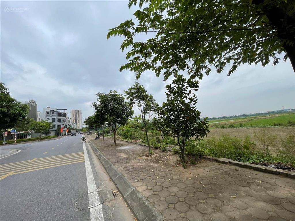 Bán đất tái định cư giang biên, 56m2 view cánh đồng