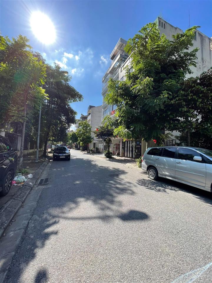 Bán đất tái định cư giang biên 40m2 vị trí đẹp