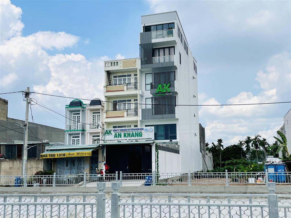 Bán đất thạnh lộc 28 (mặt tiền kênh) 98,2m (4,5 x 21,8) khu được xd 6 tầng