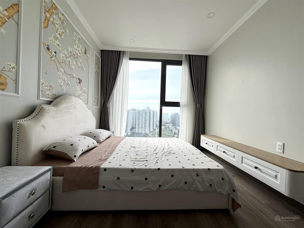 Lavida plus (q.7 cũ)  96m (3pn  2wc)  căn góc. view toàn cảnh phú mỹ hưng. decor đẹp. mới 100%