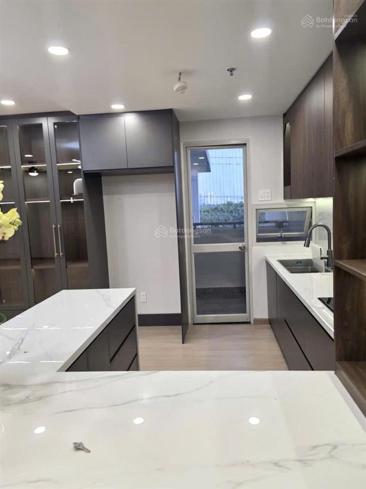 Bán gấp dragon hill 1  119,5m (2pn + 2wc)  sổ hồng  view phú mỹ hưng. căn góc. đã decor.