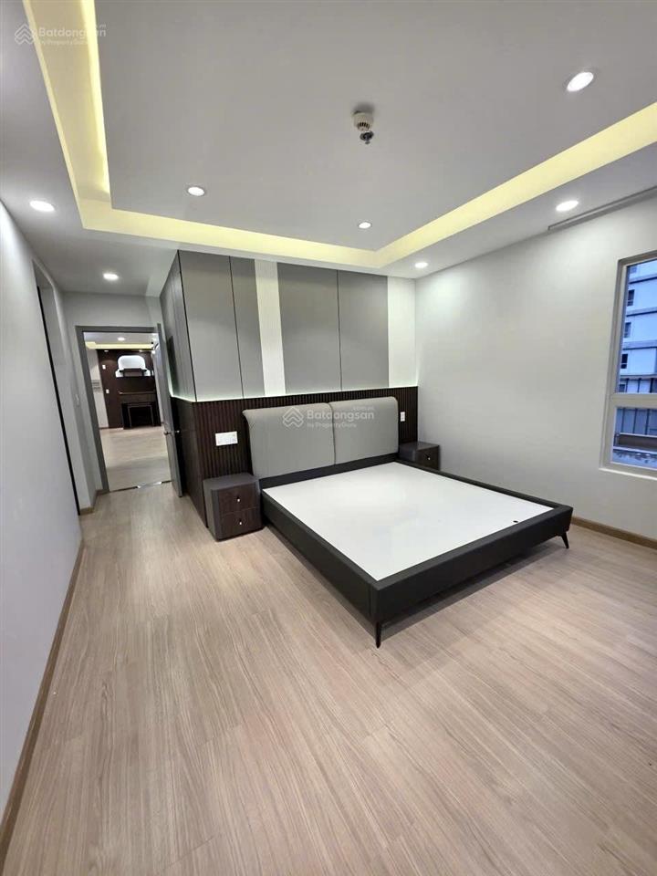 Bán gấp dragon hill 1  119,5m (2pn + 2wc)  sổ hồng  view phú mỹ hưng. căn góc. đã decor.
