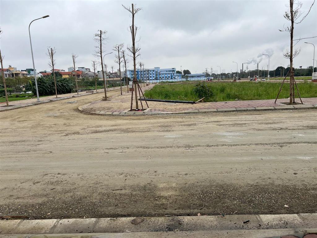 Bán đất đấu giá huỳnh cung tam hiệp thanh trì hà nội. đất phân lô có vỉa hè.  0868 171 ***