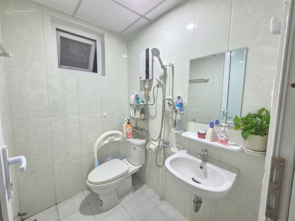Căn hộ cần cho thuê full nt nhà mới sơn, nội thất thiết kế chuẩn chất lượng cao cấp